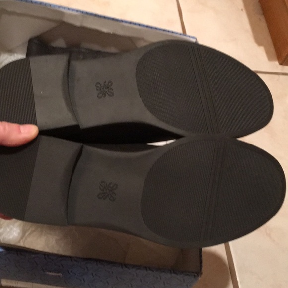 New in box Ashley Brown vera Wang boots 6.5 tall - Picture 3 of 8